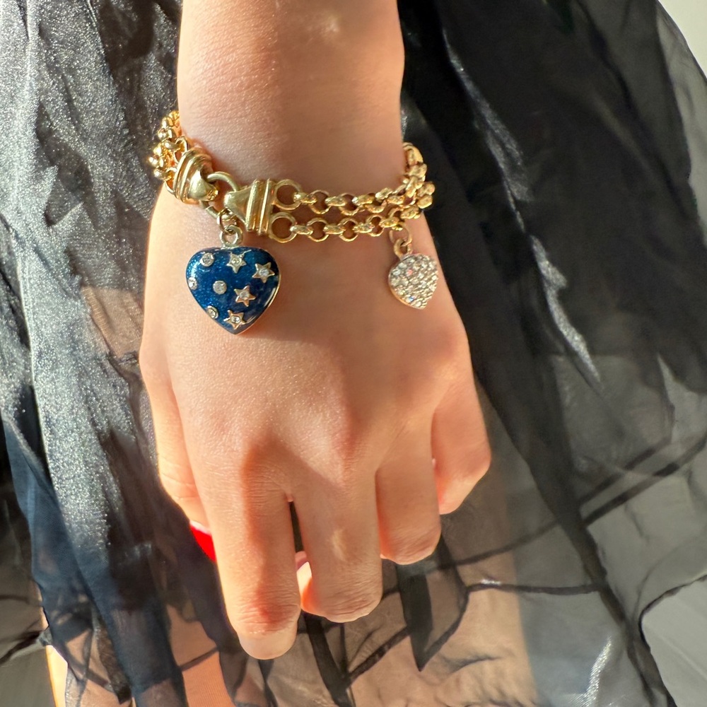 ❌SOLD❌Vintage Style Gold Tone Heart Charm Bracelet Blue Enamel Rhinestone